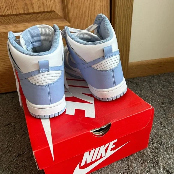 Baby Blue Nike Dunks - Picture 4 of 4